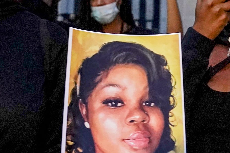 Demonstrators gather outside the US Department of Justice before marching to the White House in a call for justice for Breonna Taylor on September 23.